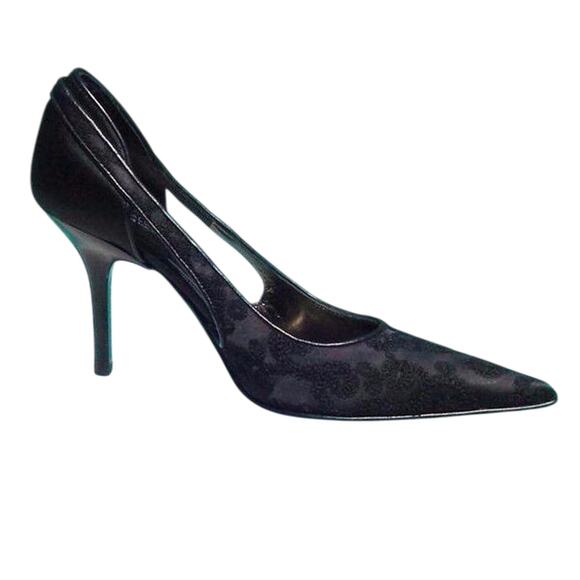 Donald Pliner Black Embroidered Satin Silk Cut Outs Shoe Sleek Pump NWT $300 - Picture 1 of 3
